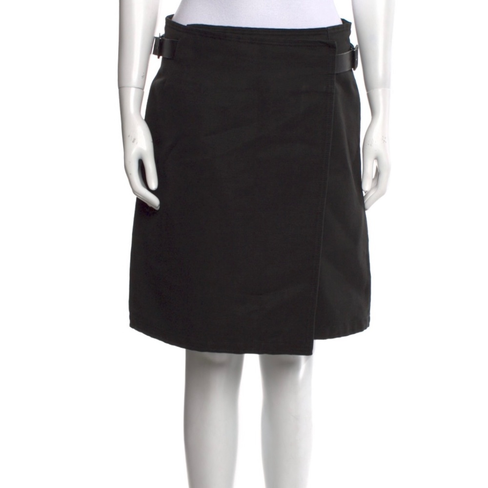 Burberry London Black Skirt, Size 44 US 10, Leather Buckle Trim at the Waist